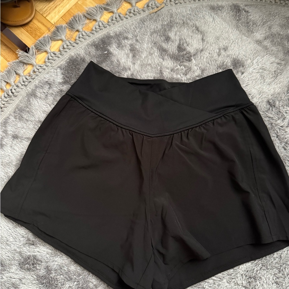 Women's Halara high waisted crossover Shorts